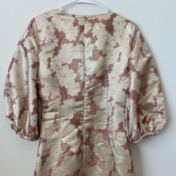 Belle Badgley Mischka Red and Gold Metallic Floral Puff Sleeve Dress Size: 2 - Picture 6 of 7